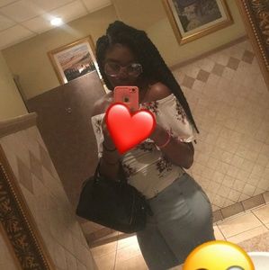 Meet your Posher, Mya