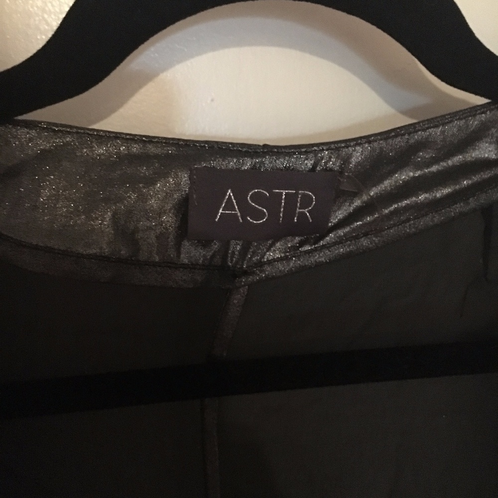ASTR Open Front Metallic Jacket - Picture 5 of 6