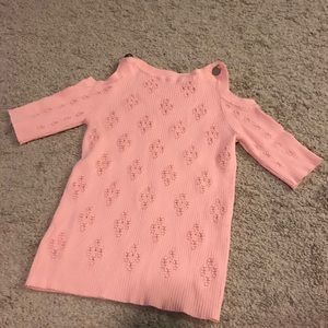 Pink hollow off shoulder knit shirt