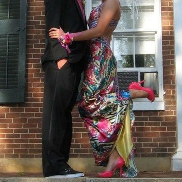 Prom Dress - Picture 3 of 4