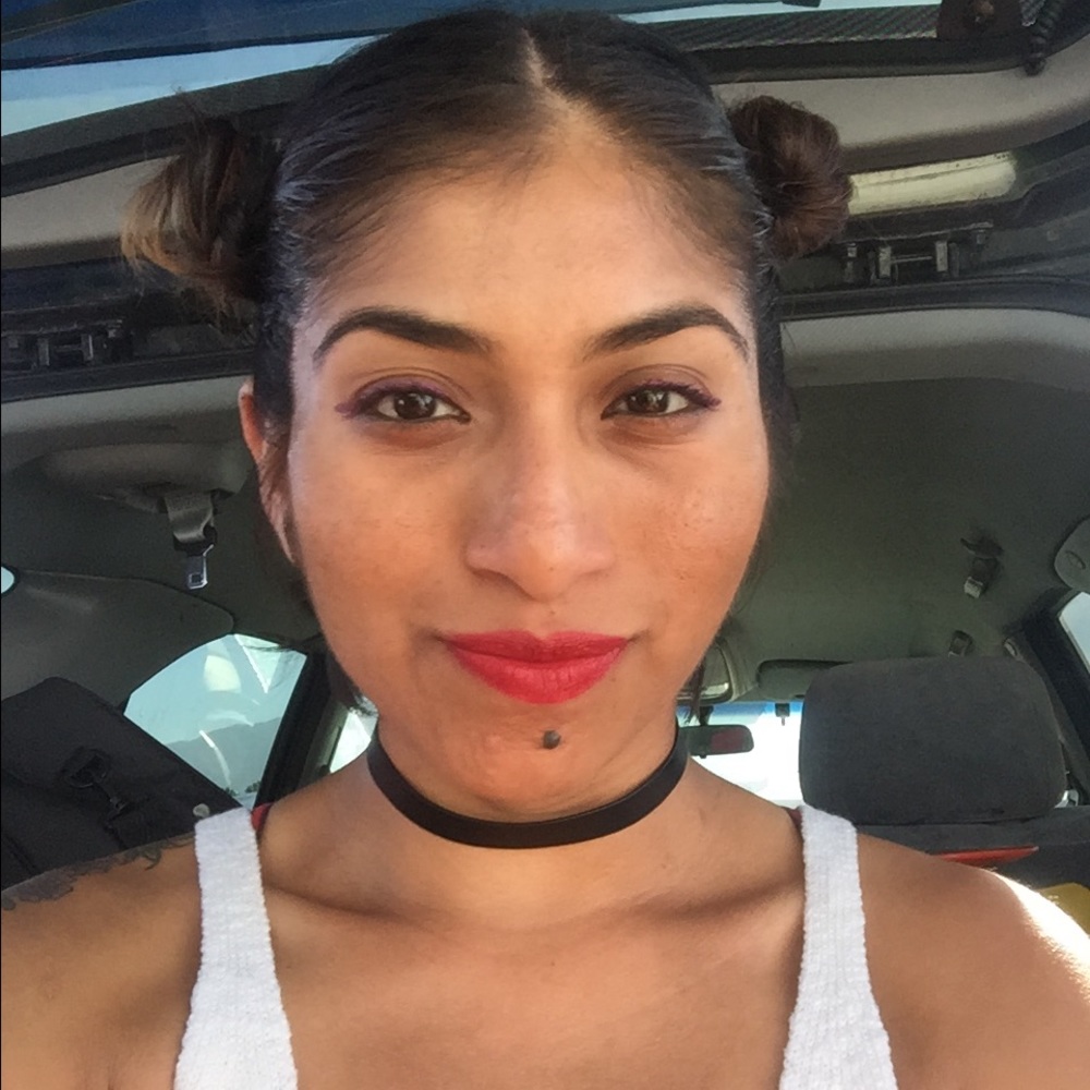 Meet your Posher, Gabriela