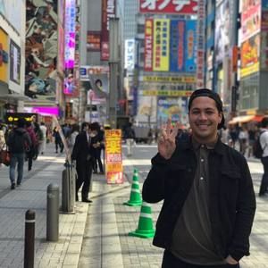 Meet your Posher, Adam