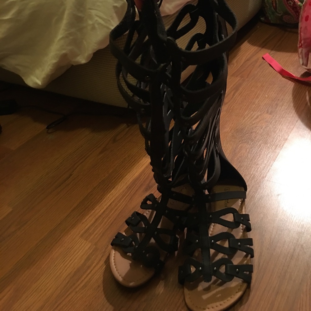 ***SOLD***Gladiator black sandals