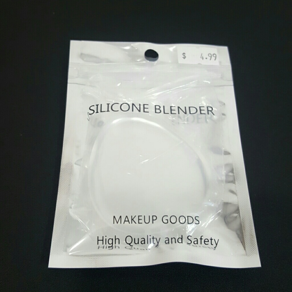 Nwt silicone blender