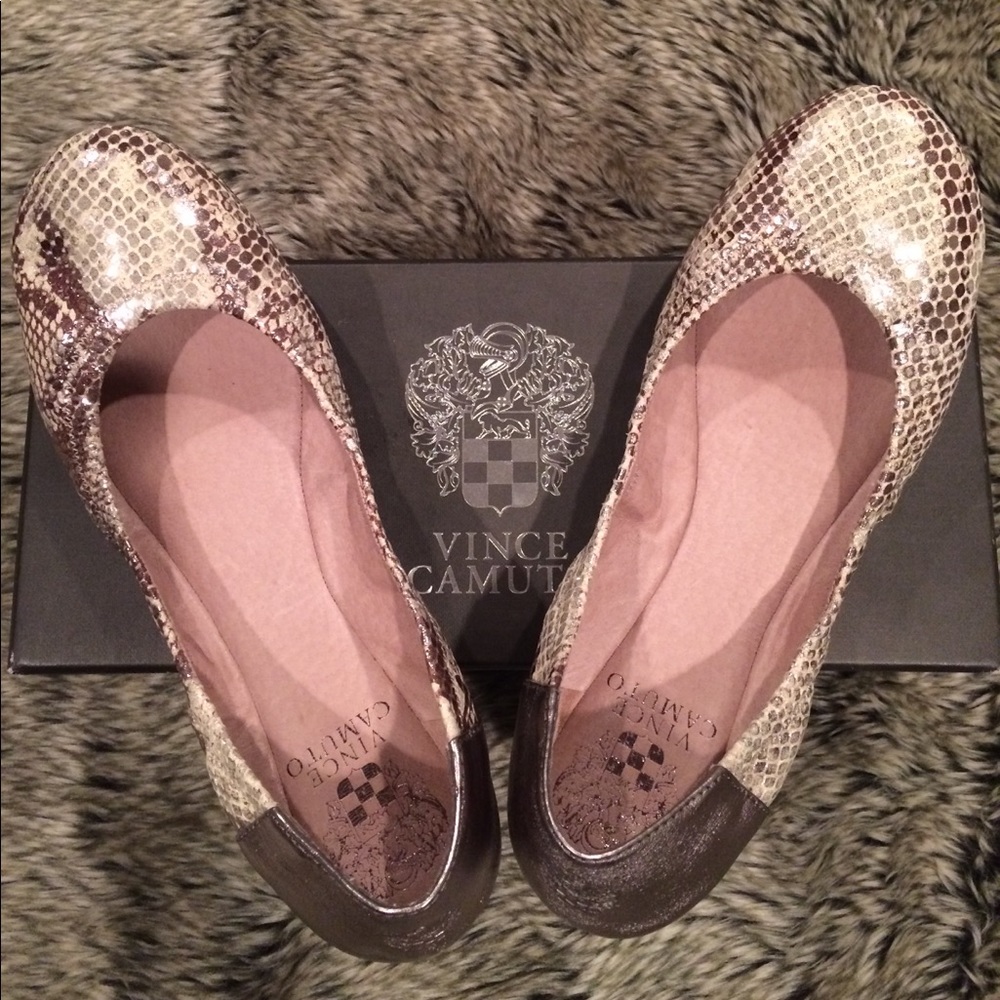 Vince Camuto Snake Silver Metallic Flats 7.5M