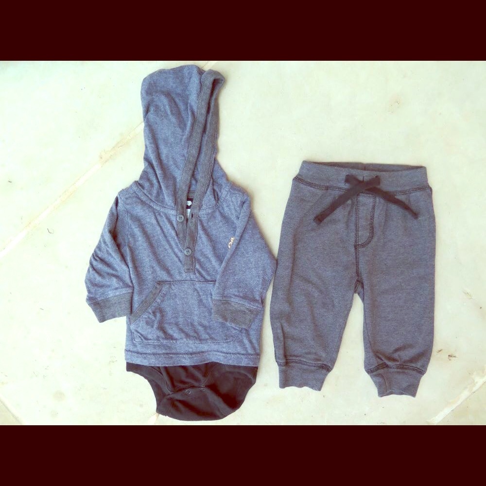 Long sleeve hooded onesie w/ matching sweat pants