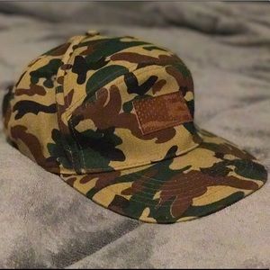Unknown Brand Six-Panel 1 of 1