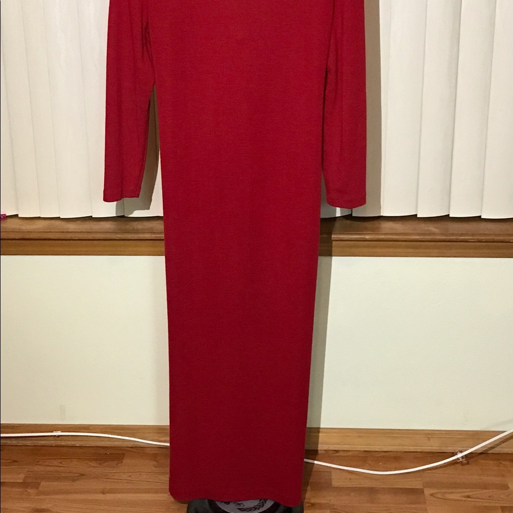 Red dress - Picture 3 of 4