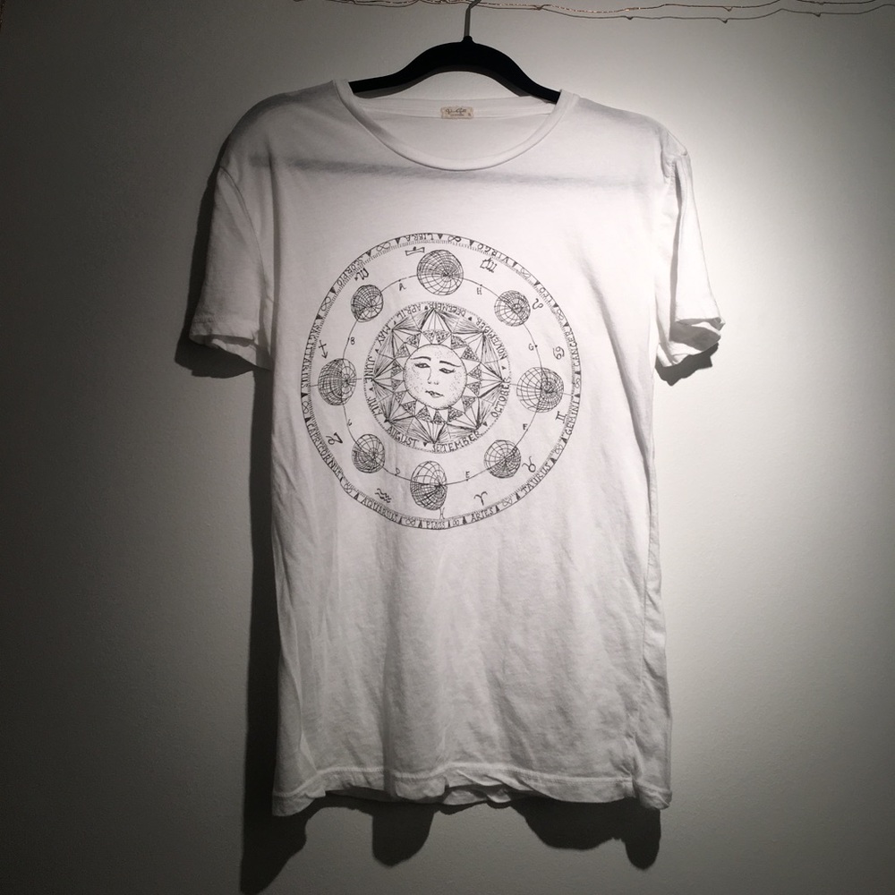 Brandy Melville (J. Galt) Lunar Tshirt