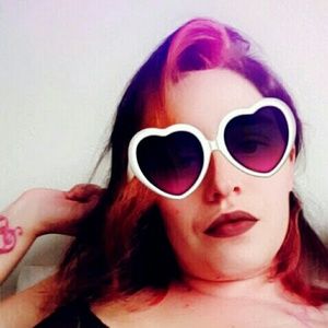 Meet your Posher, Kendra