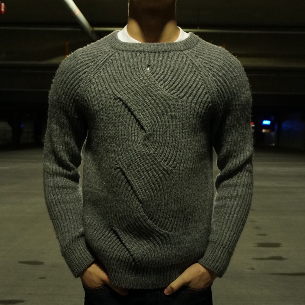ZARA MENS CREWNECK
