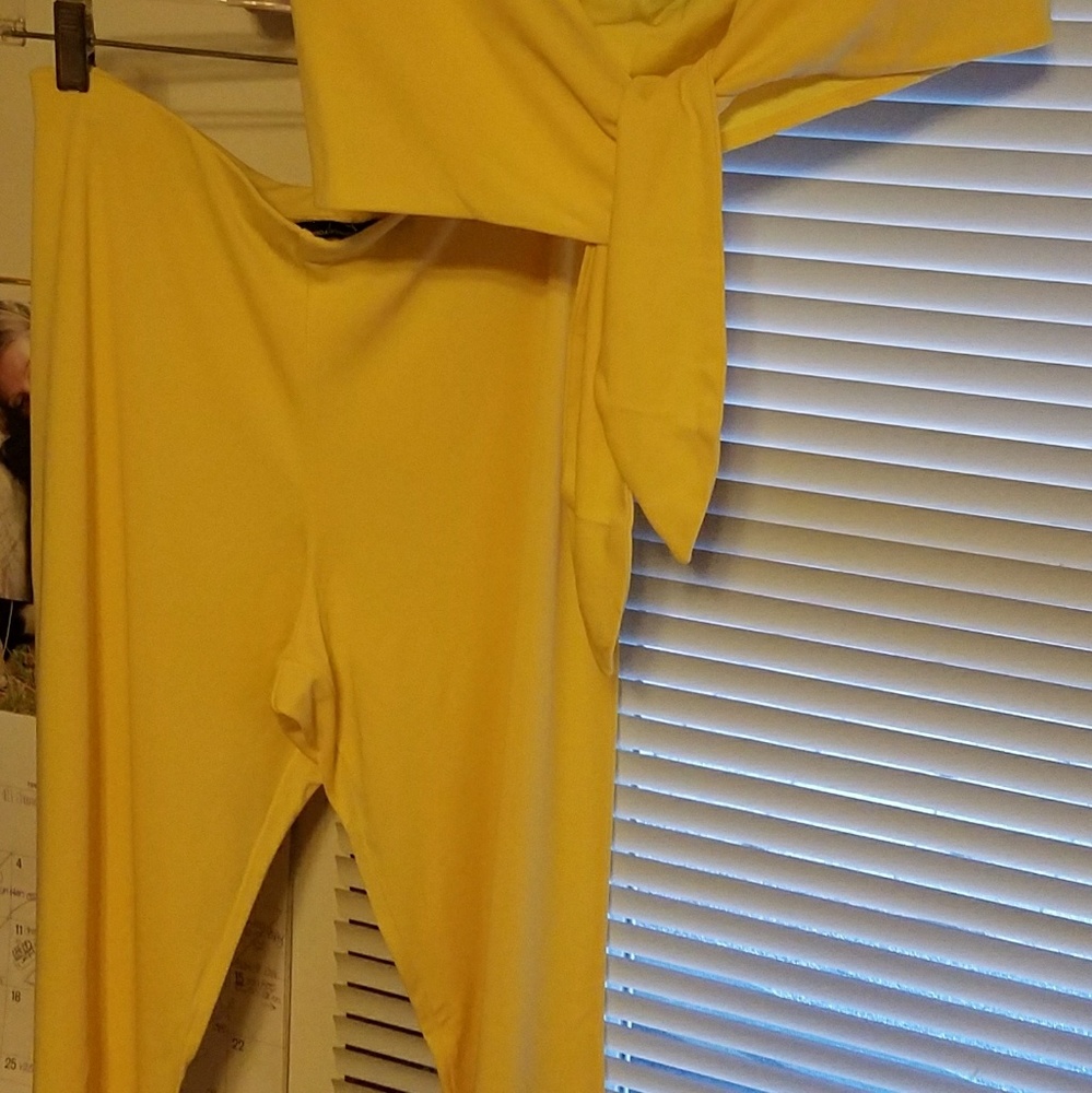 Outfit - Picture 2 of 3