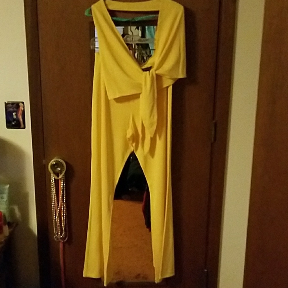 Outfit - Picture 3 of 3