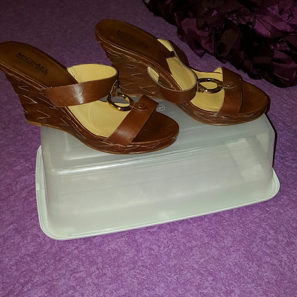 Michael Kors wedge heels - Picture 2 of 3