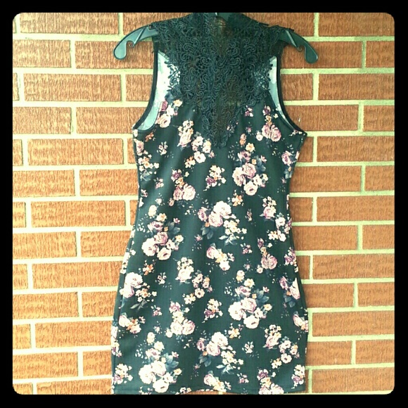 NWOT Floral Dress with Crochet Neckline - Picture 3 of 6
