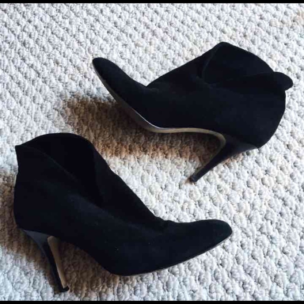Black Suede Booties - Nine West sz. 8