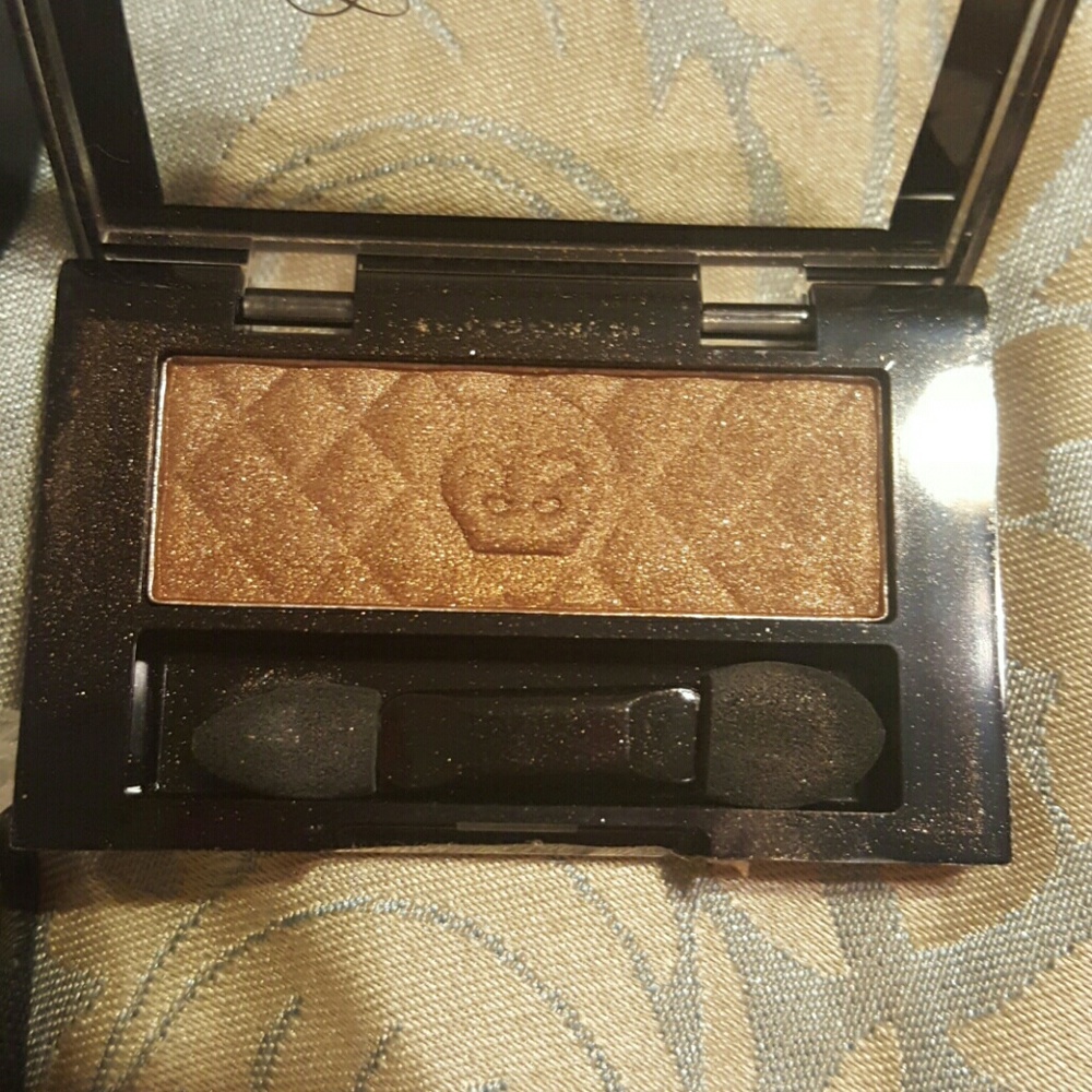 Assorted Eyeshadow bundle - Picture 2 of 5