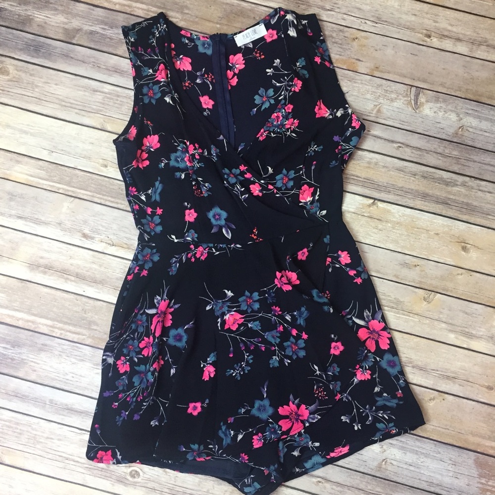 SALE Last one!!! Small Black floral romper - Picture 3 of 8