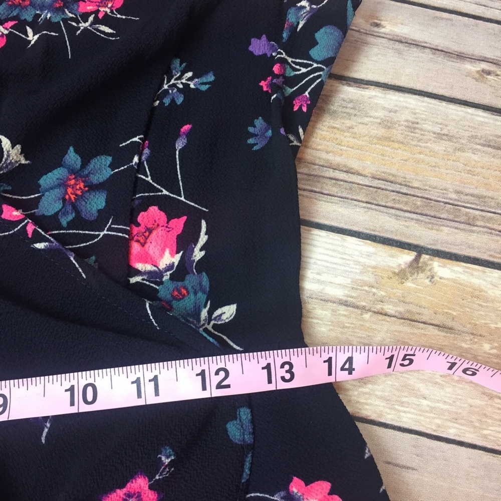 SALE Last one!!! Small Black floral romper - Picture 6 of 8