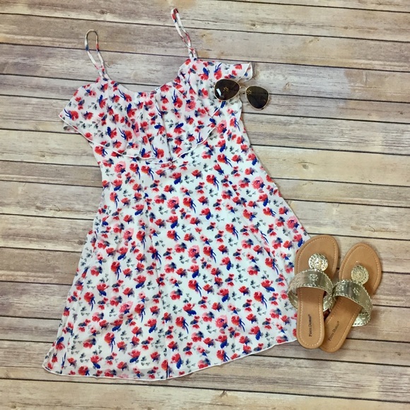 Last 1! SMALL Flirty floral sundress - Picture 3 of 8