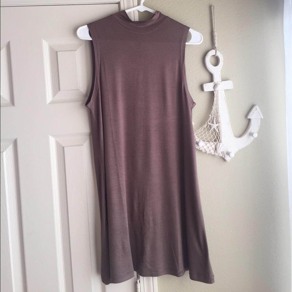 Taupe Sleeveless Dress ๐ซ - Picture 2 of 5