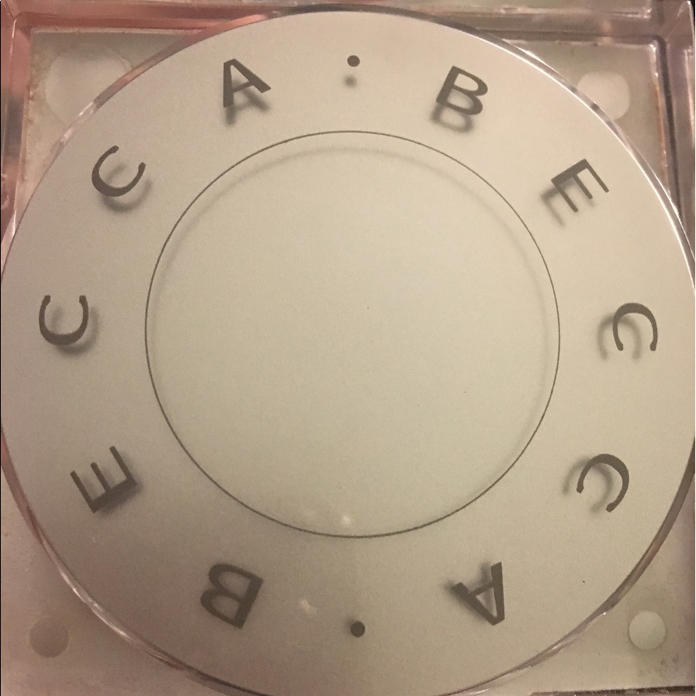 Becca soft light blurring powder