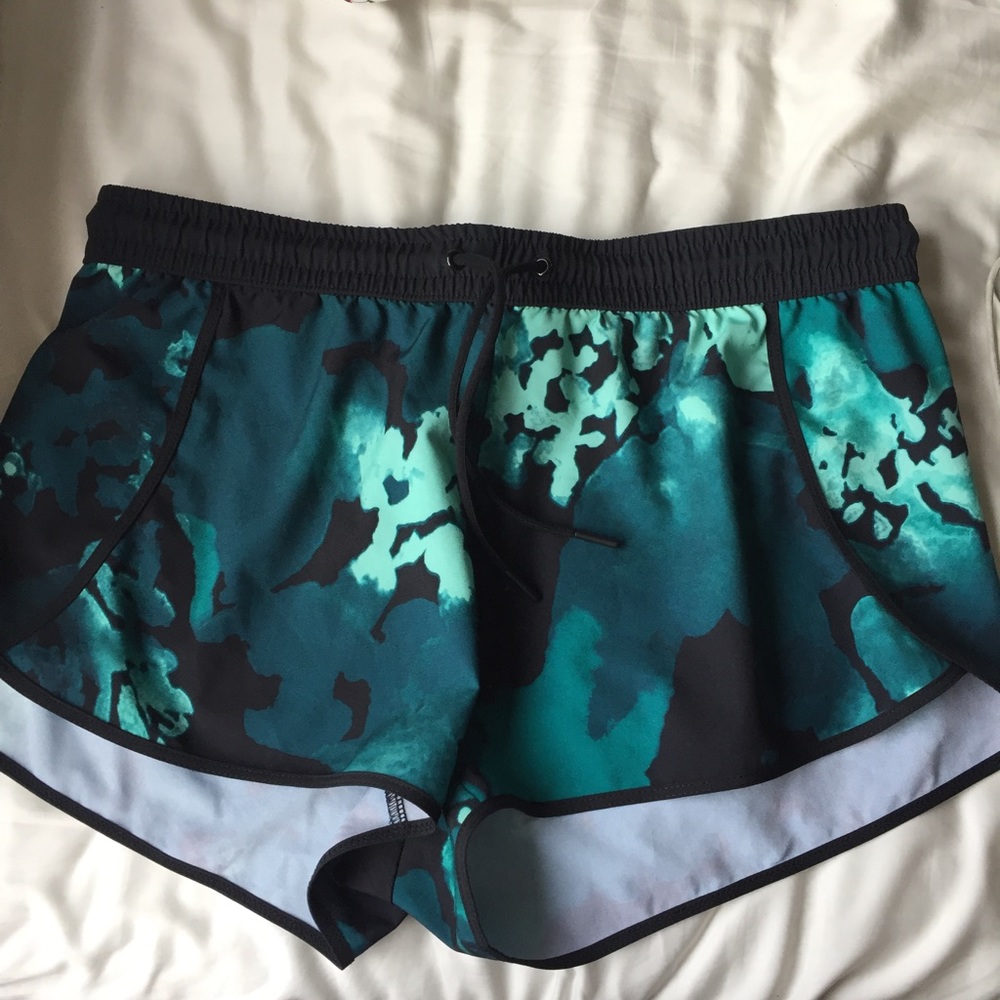 Fabletics Carrie Shorts