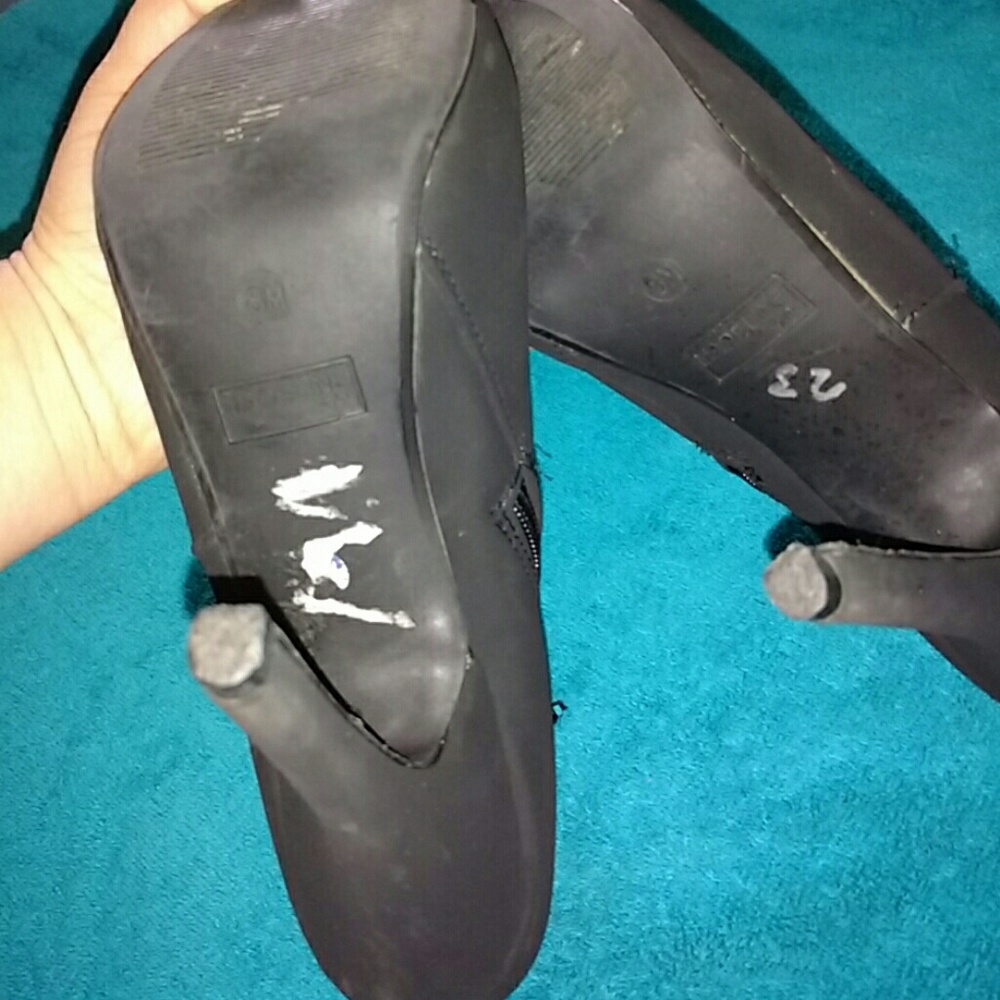 Boots - Picture 4 of 4
