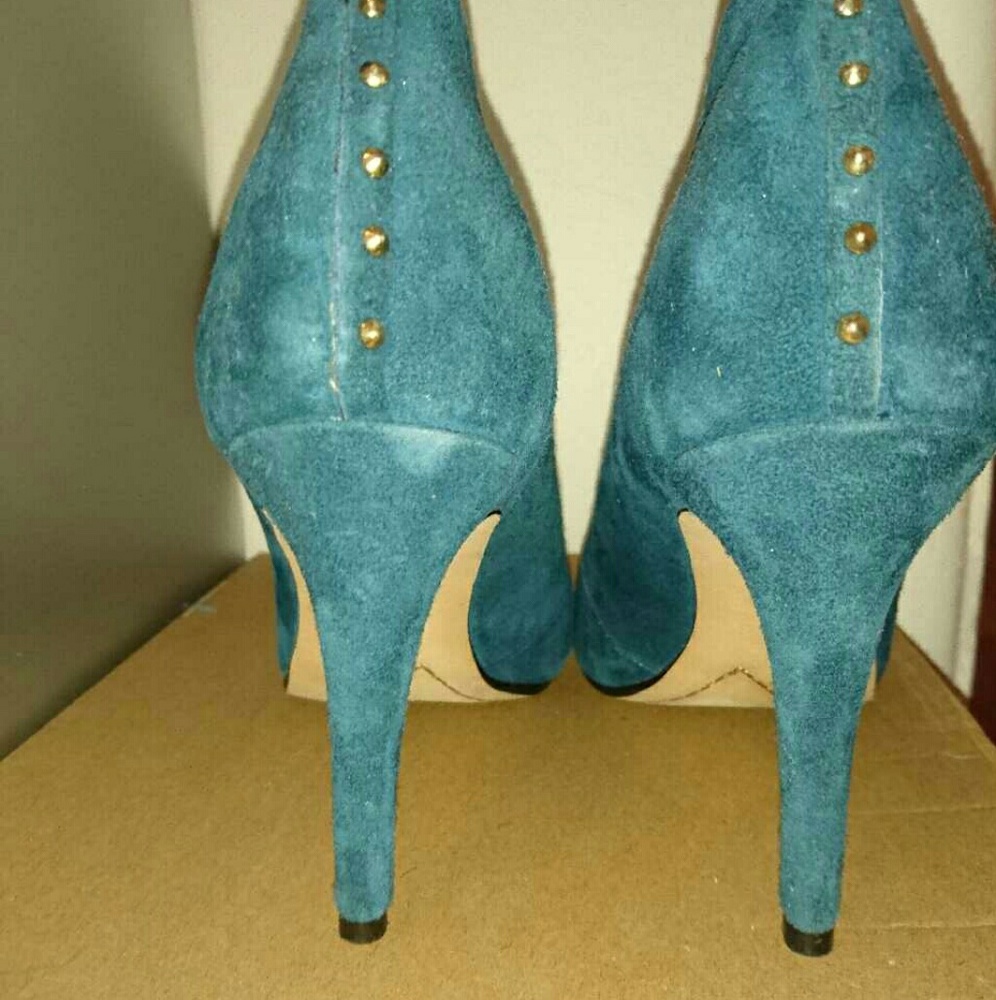 Heels - Picture 2 of 2