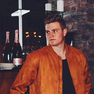 Meet your Posher, Kenny