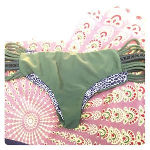 Acacia Pikake Large Palm