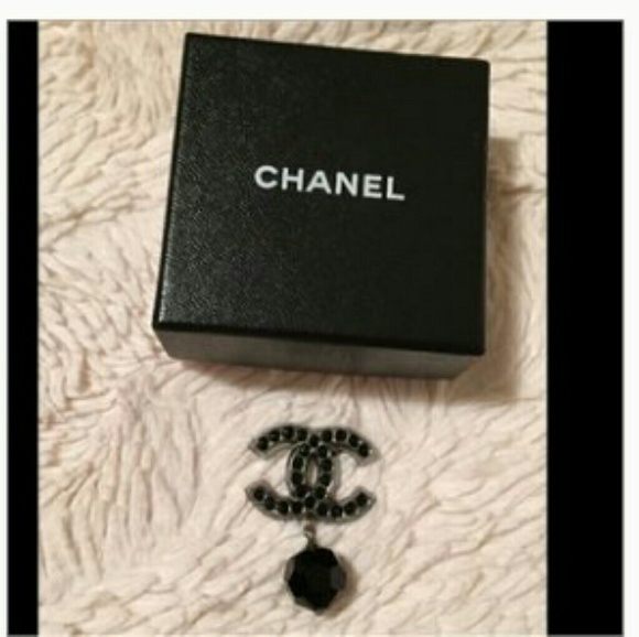 CHANEL CC Logo Leather Crystal Gold Black Brooch Pin  ??Auth CHANEL Brooch Pin Black Gunmetal