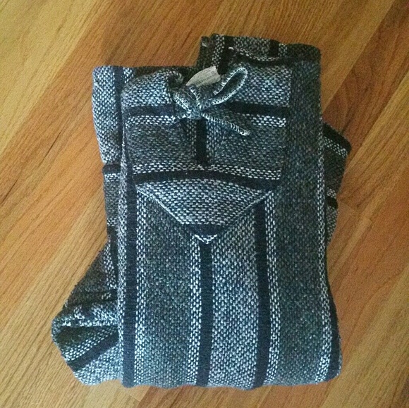 90's Vintage Mexican Baja Hoodie - Picture 2 of 4