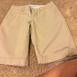 Old Navy size 2 khaki Bermuda shorts NWOT