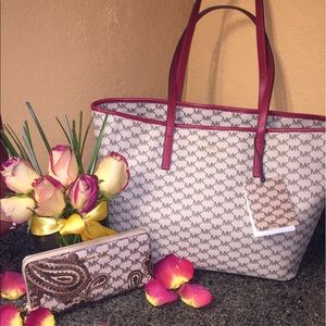 💥💥💥sold💥💥💥💥Michael Kors large tote.