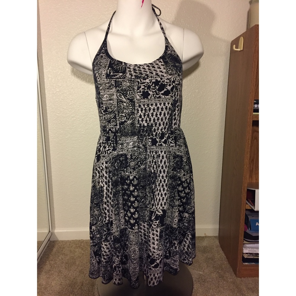 Patterned short Billabong halter dress
