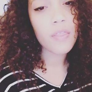 Meet your Posher, Macy