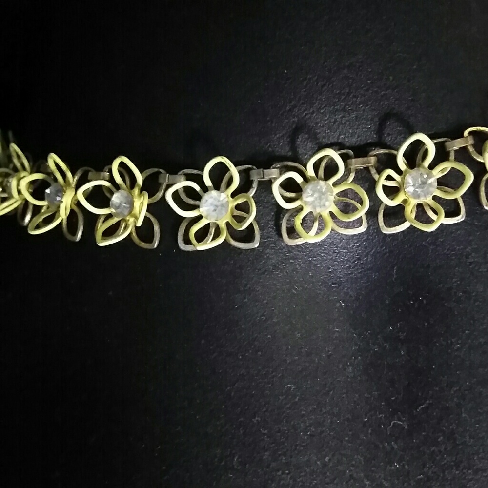 Hippie 3d daisy wire collar necklace rhinestone?