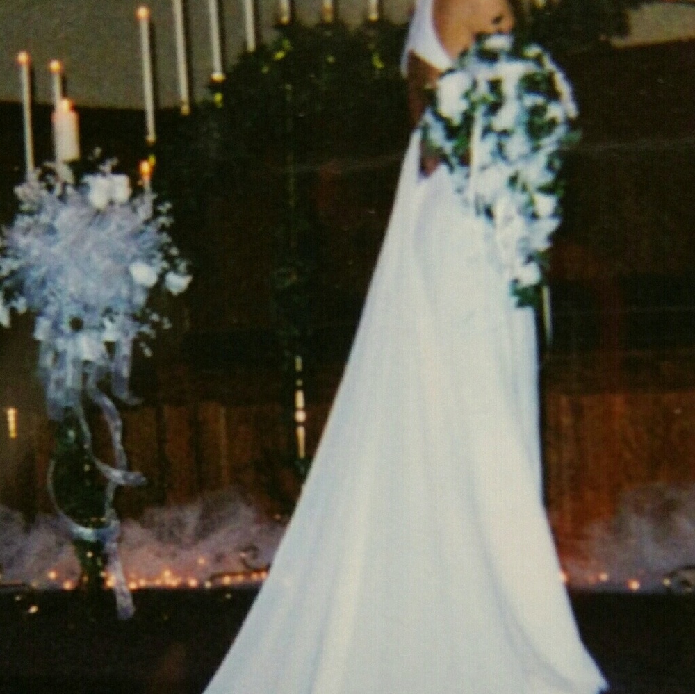 Jacquelin Exclusive - Picture 3 of 4