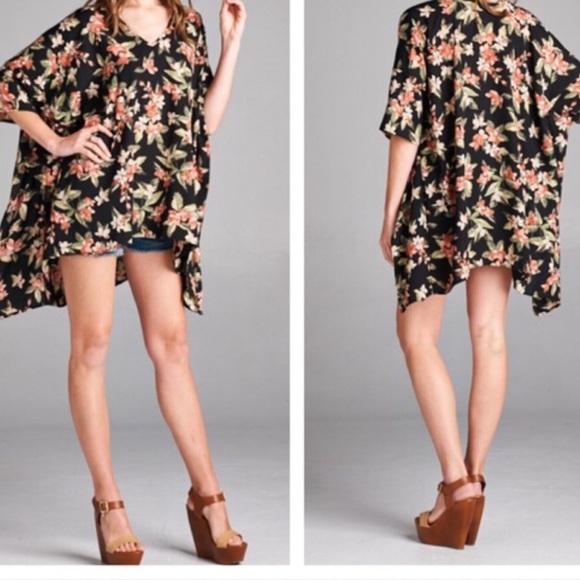 ❗️Floral Cape Tunic - Picture 3 of 4