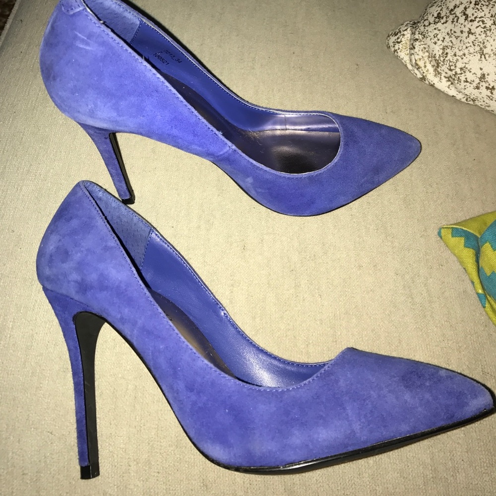 Cobolt blue suede Cathy Jean pumps 6.5 & 7 no flaw