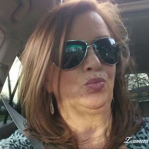 Meet your Posher, Denise