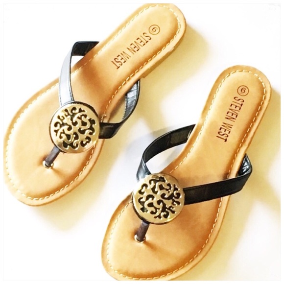 ï¸White Summer Sandals with Gold Medallion Size 6 from Kids.mens.womens's closet on Poshmark