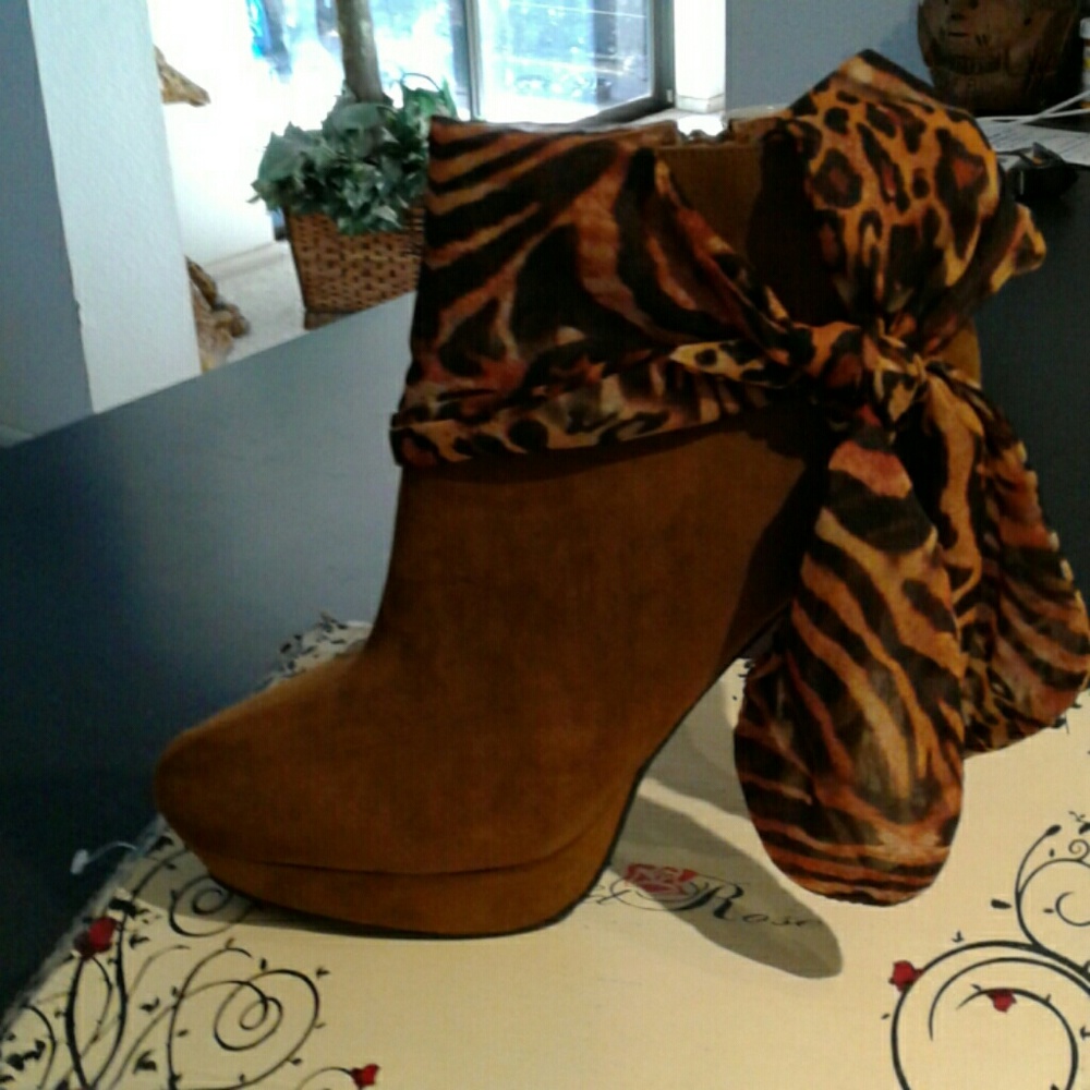 Suede boot