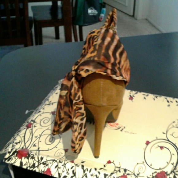 Suede boot - Picture 3 of 3