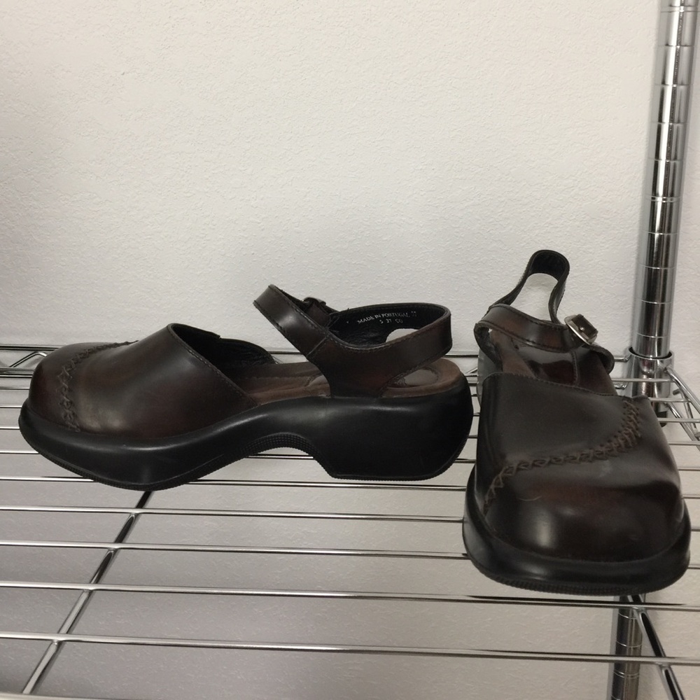 Euro size 37 / US 7 - 7.5 Dansko Mary Jane sandals