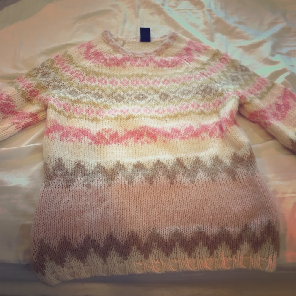 Gap sweater