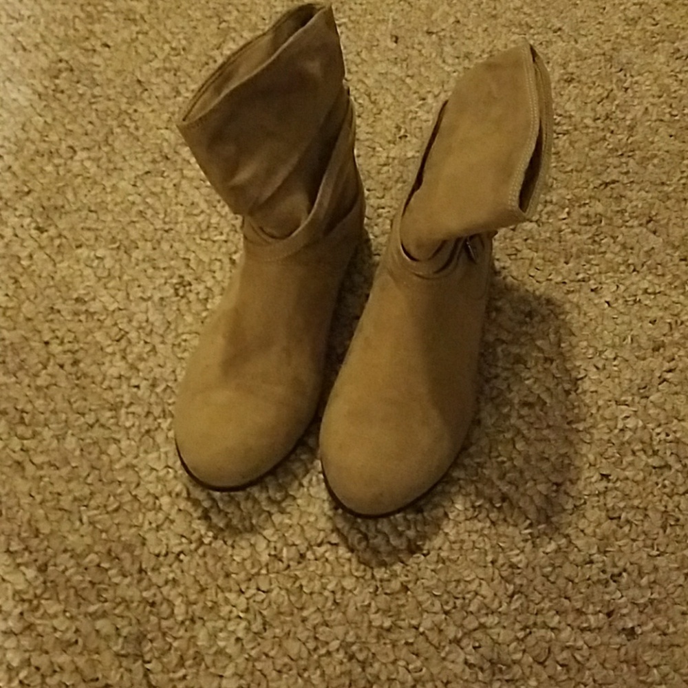 Tan boots very cute