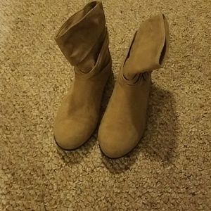 Tan boots very cute