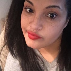 Meet your Posher, Naomi